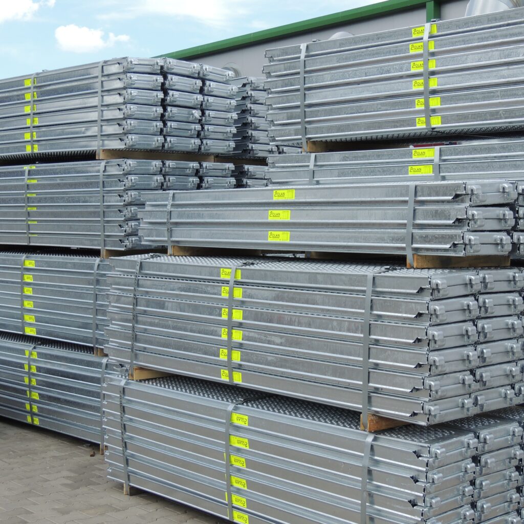 U-hook platforms for scaffolding OLAN
